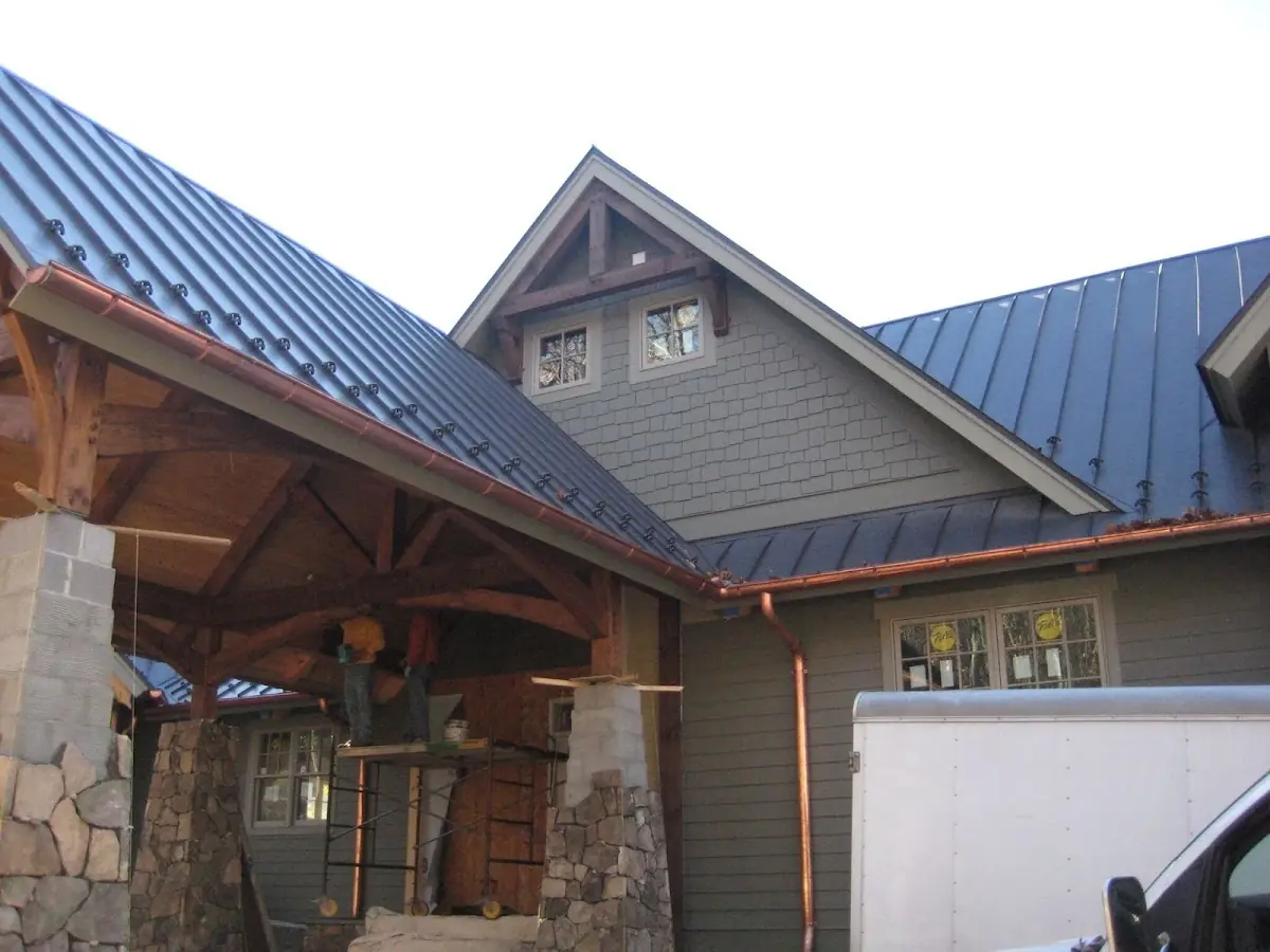 Craftsman Roofing team delivering quality roofing work in Hollywood Park